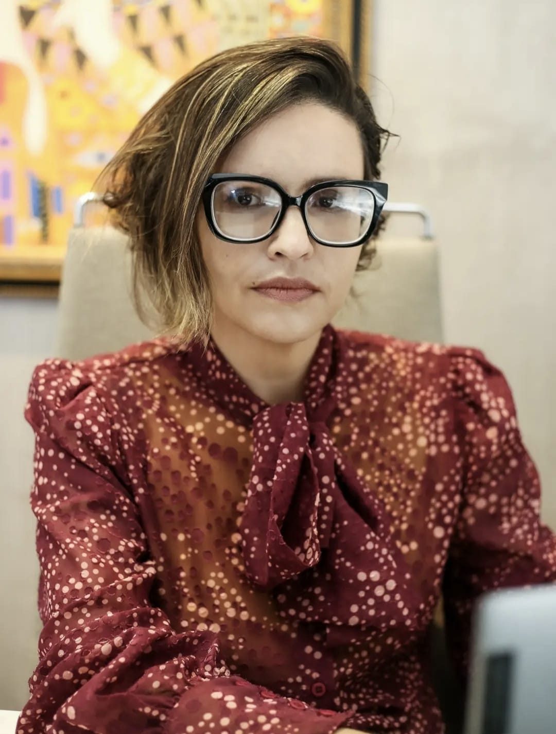 Dra. Bárbara Lenza Lana em seu escritório